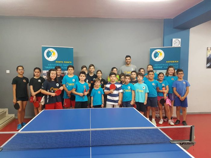 table tennis group photo - the participants